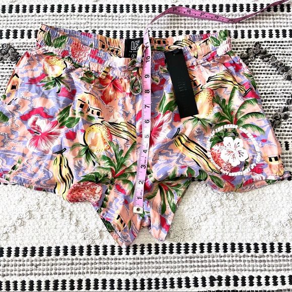 LF the Brand Hawaiian Paradise Tropical Floral Drawstring Shorts Small - Picture 5 of 8